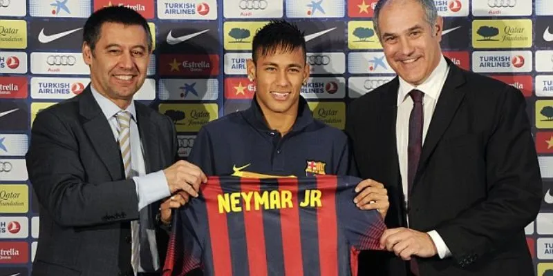 Neymar gia nhập Barcelona