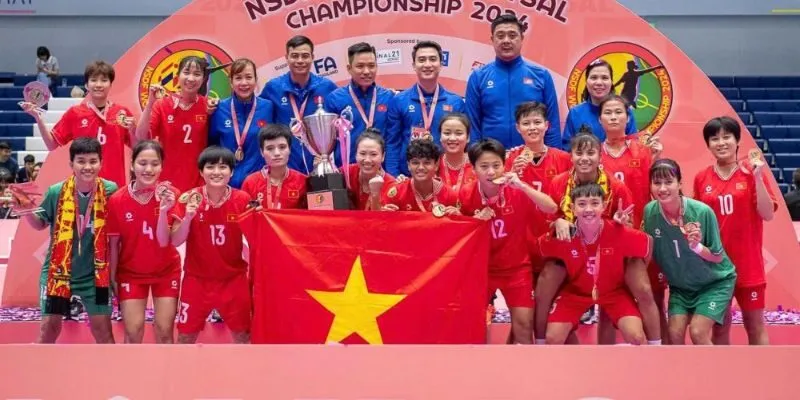 Sự Cống Hiến Của Các Cầu Thủ Và Ban Huấn Luyện