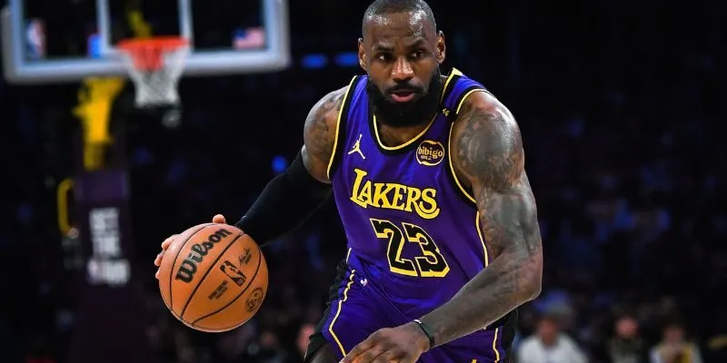 LeBron James: Lối Chơi Tinh Tế Và Những Thành Tích Khó Tin